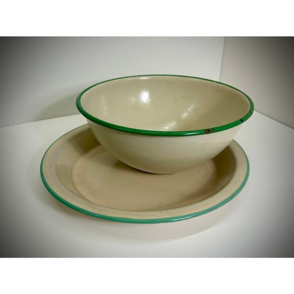 Cream And Green Emamelware, Pie Plate + Mixing Bowl Set Midcentury Farm Kitchen - Picture 1 of 8